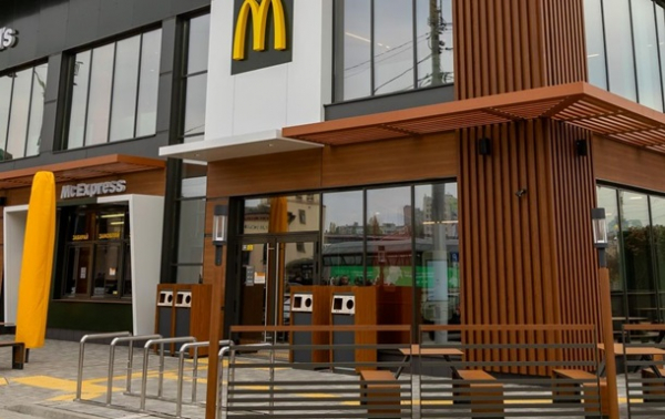 McDonald’s на вокзалі у Києві знову відкрився