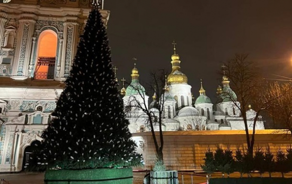 З ялинкою, але без розваг: у КМДА розповіли, як Київ відзначить свята