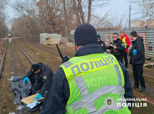 У Києві знайшли тіло з чоловіка ножовим пораненням