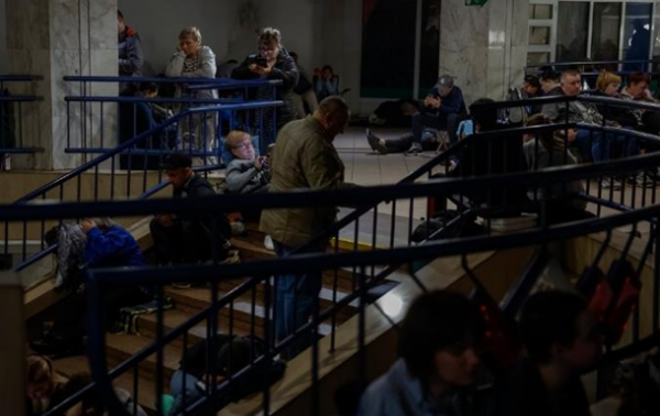 У Києві під час трьох масованих атак в метро укривалися понад 49 тис. людей