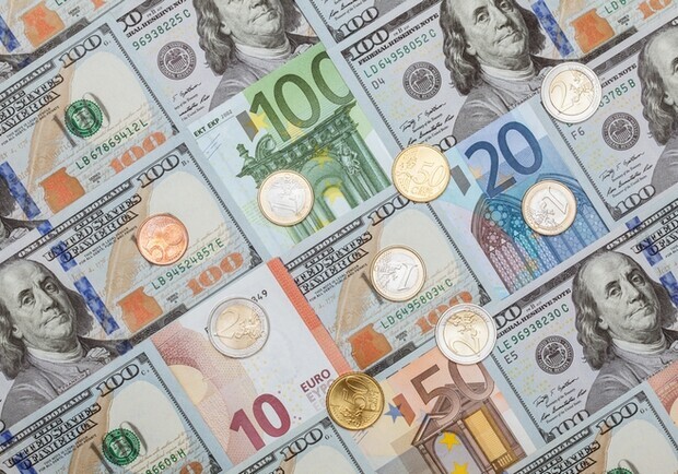 Курс валют в Україні 18 травня 2025 року: скільки коштує долар та євро 