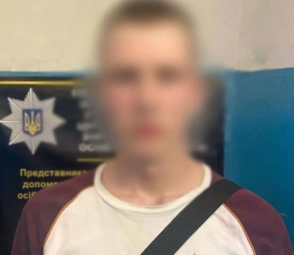 Затримано двох хлопців за поїздку між вагонами метро в Києві