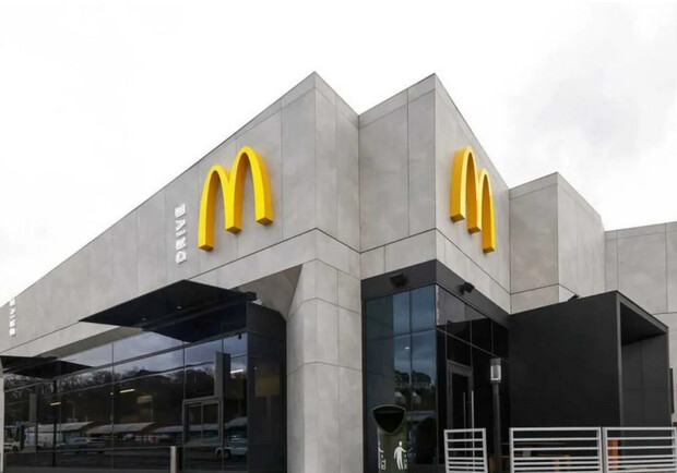 В одному з київських McDonald's відмовилися впустити людей в укриття під час тривоги. 