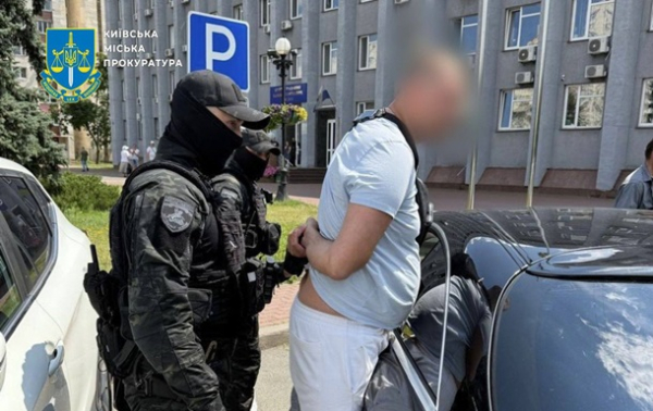У Києві викрили схему "допомоги" ухилянтам