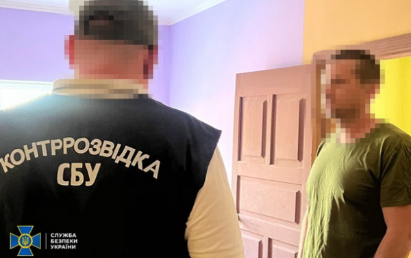 Затримано ділків, які оформлювали чоловіків "викладачами" неіснуючих ліцеїв