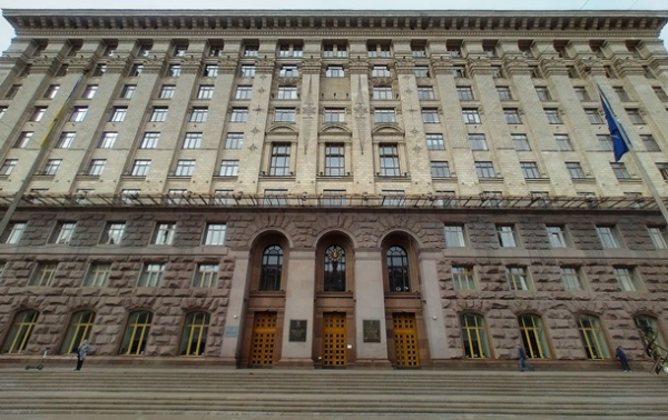 У Києві демонтували понад 20 тисяч незаконних рекламних конструкцій