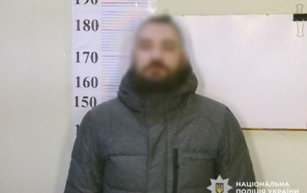 У Києві пасажир порізав ножем обличчя водію трамвая