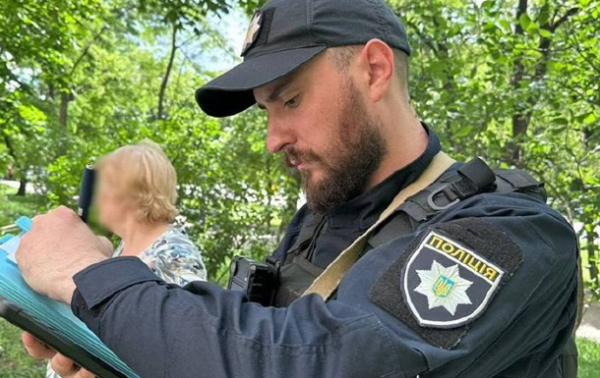 У Києві чоловік викинув собаку з шостого поверху