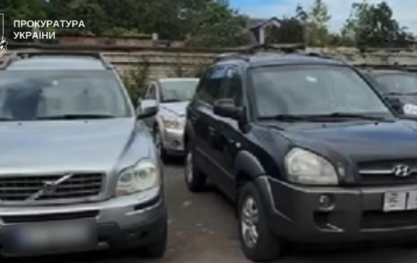 У Києві викрили схему ввезення 3000 "авто для ЗСУ"