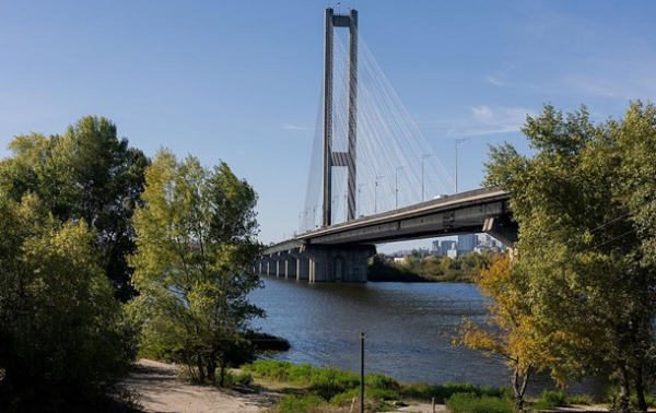 У Києві обмежили рух на мостах