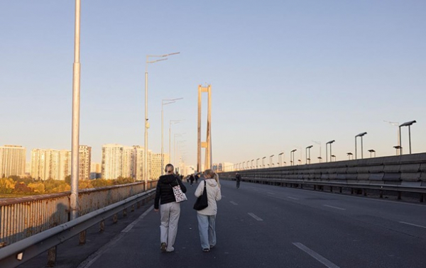 У Києві обмежать рух Південним мостом