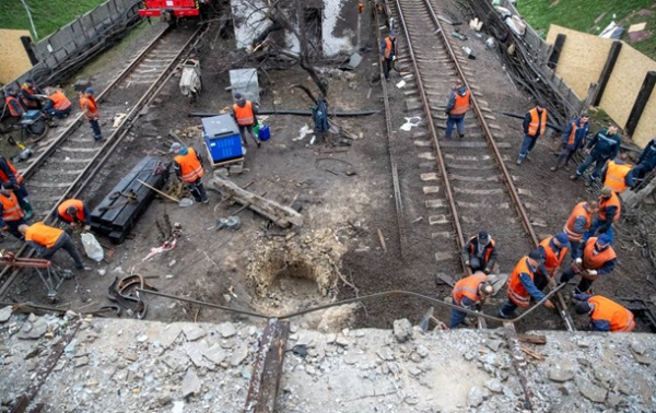 У Києві відновили рух "червоною" гілкою метро